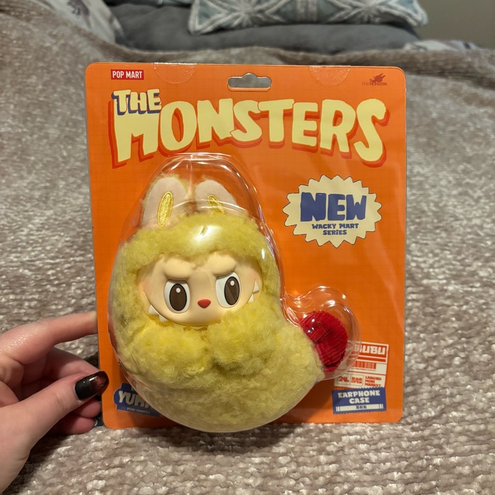 ***SOLD***The Monsters labubu shrimp earphone case Unopened